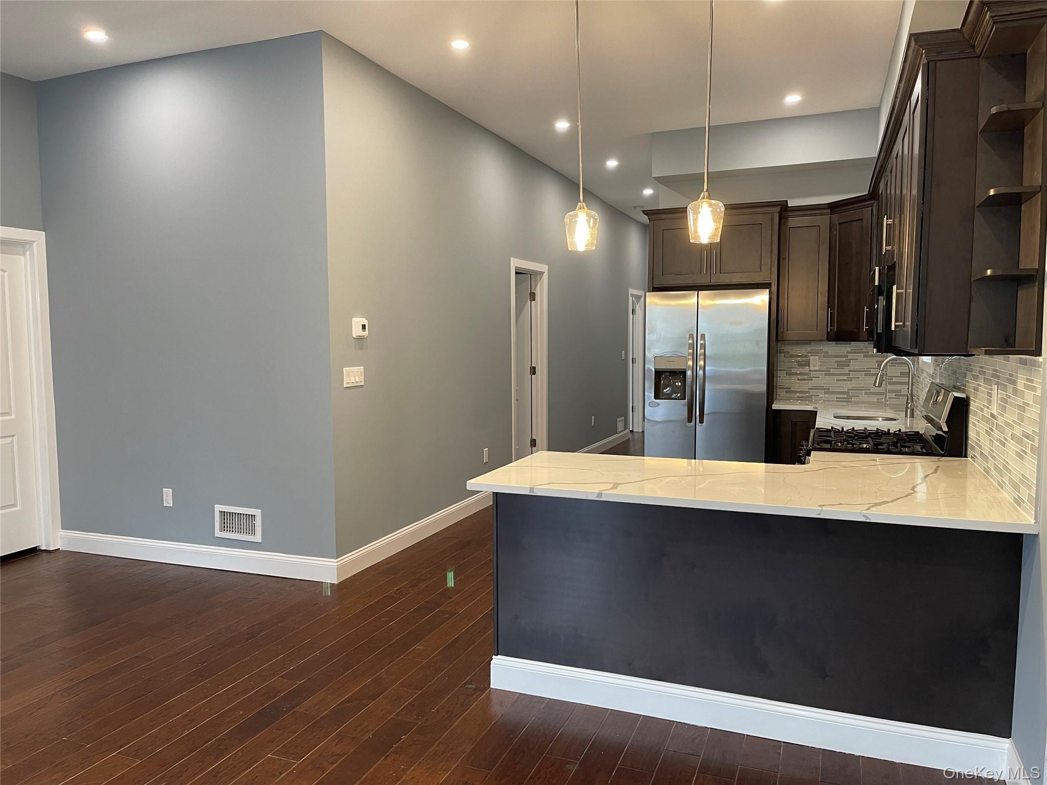 Single Family Covert  Nassau County, NY 11550, MLS-989742-8