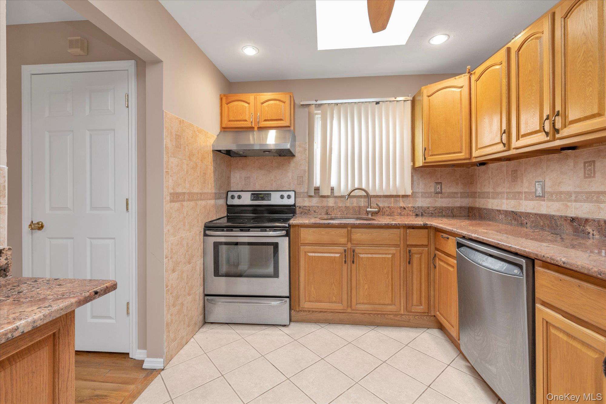 Single Family Prospect  Nassau County, NY 11575, MLS-989790-8