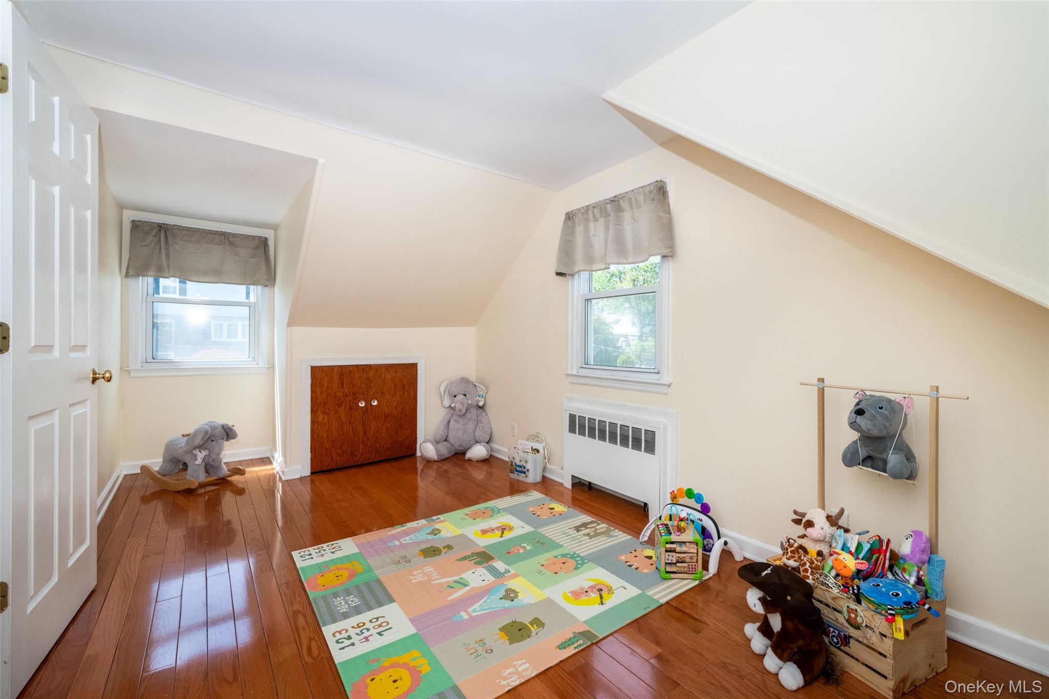 Single Family Lawrence  Westchester County, NY 10801, MLS-989798-21