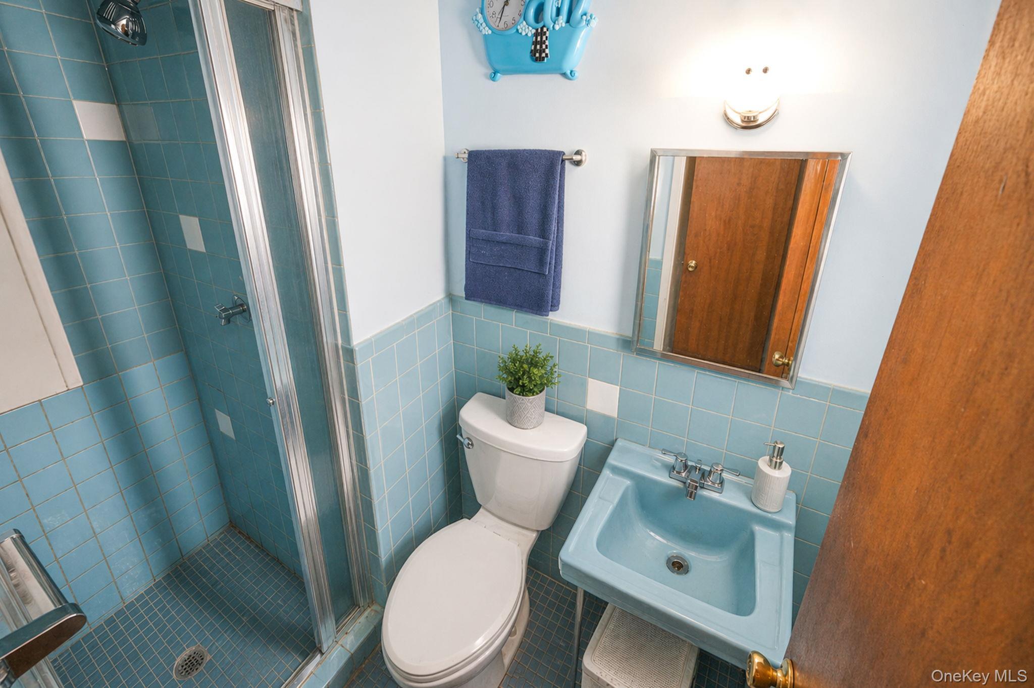 Single Family Bay 25th Queens, NY 11691, MLS-989809-15