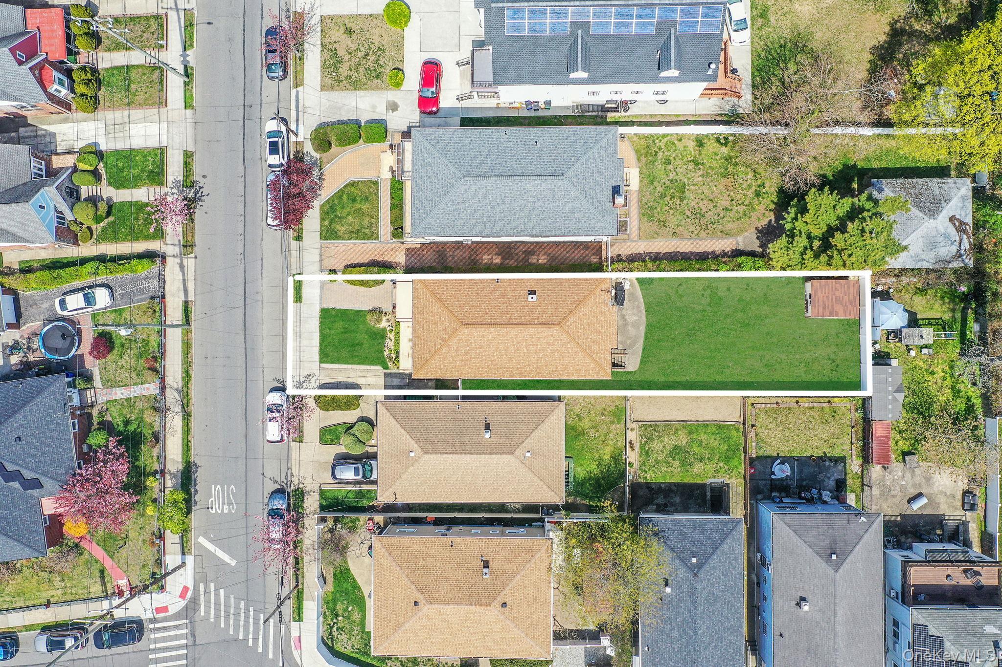 Single Family Bay 25th Queens, NY 11691, MLS-989809-23