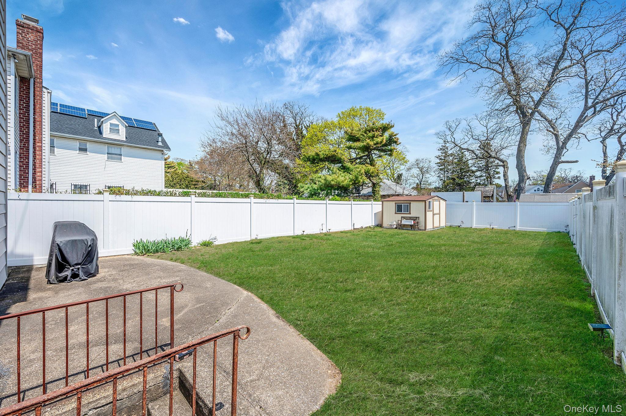 Single Family Bay 25th Queens, NY 11691, MLS-989809-25
