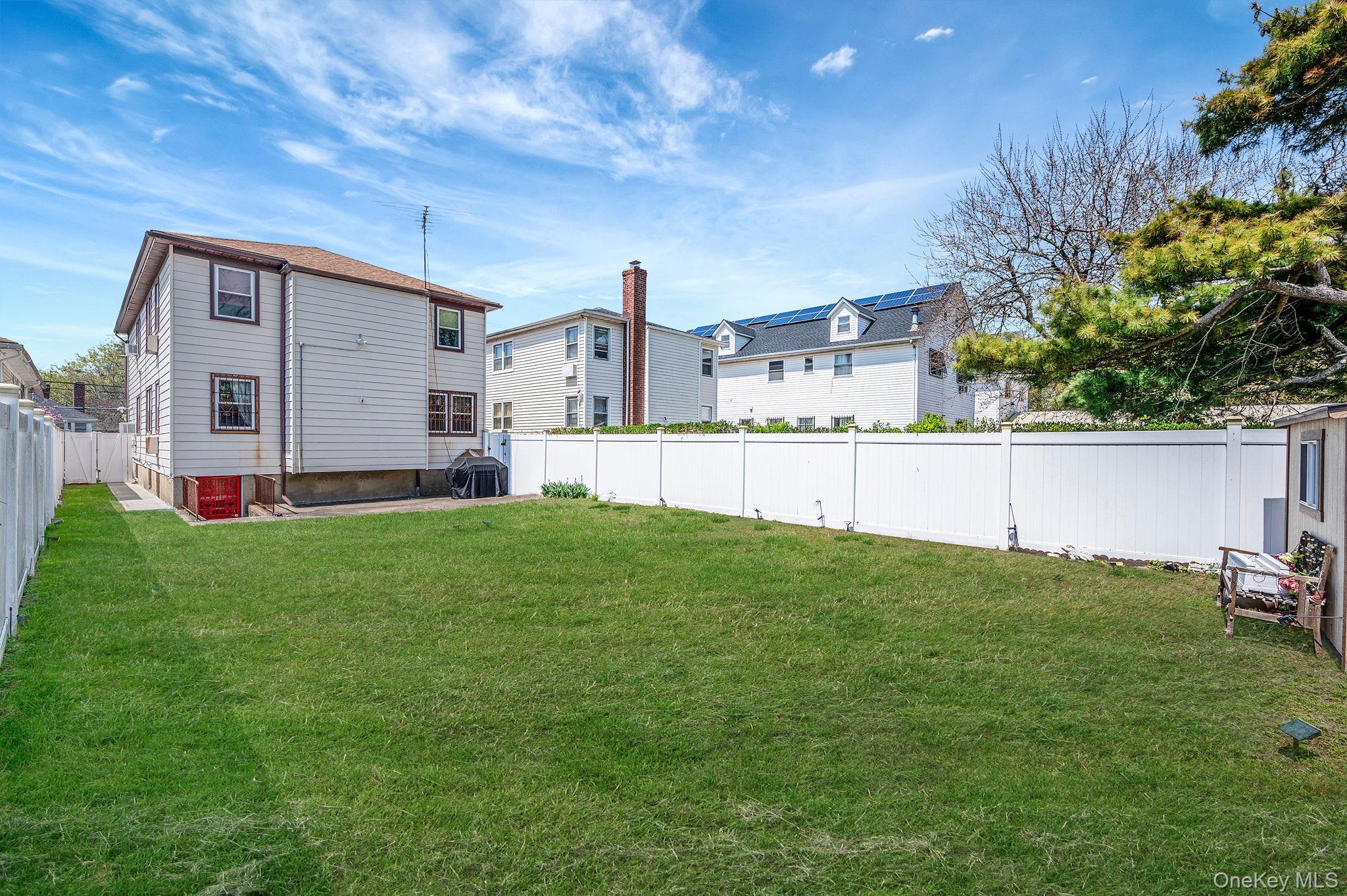 Single Family Bay 25th Queens, NY 11691, MLS-989809-26