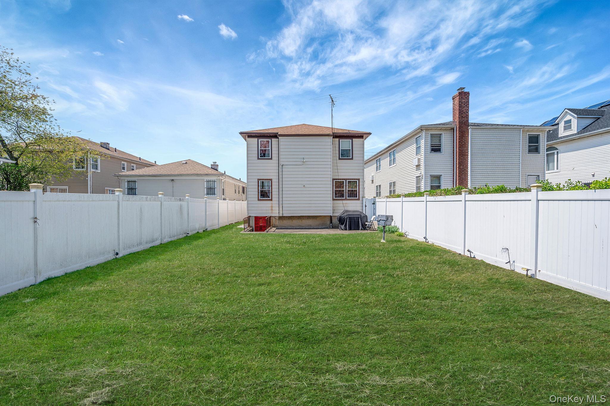 Single Family Bay 25th Queens, NY 11691, MLS-989809-27