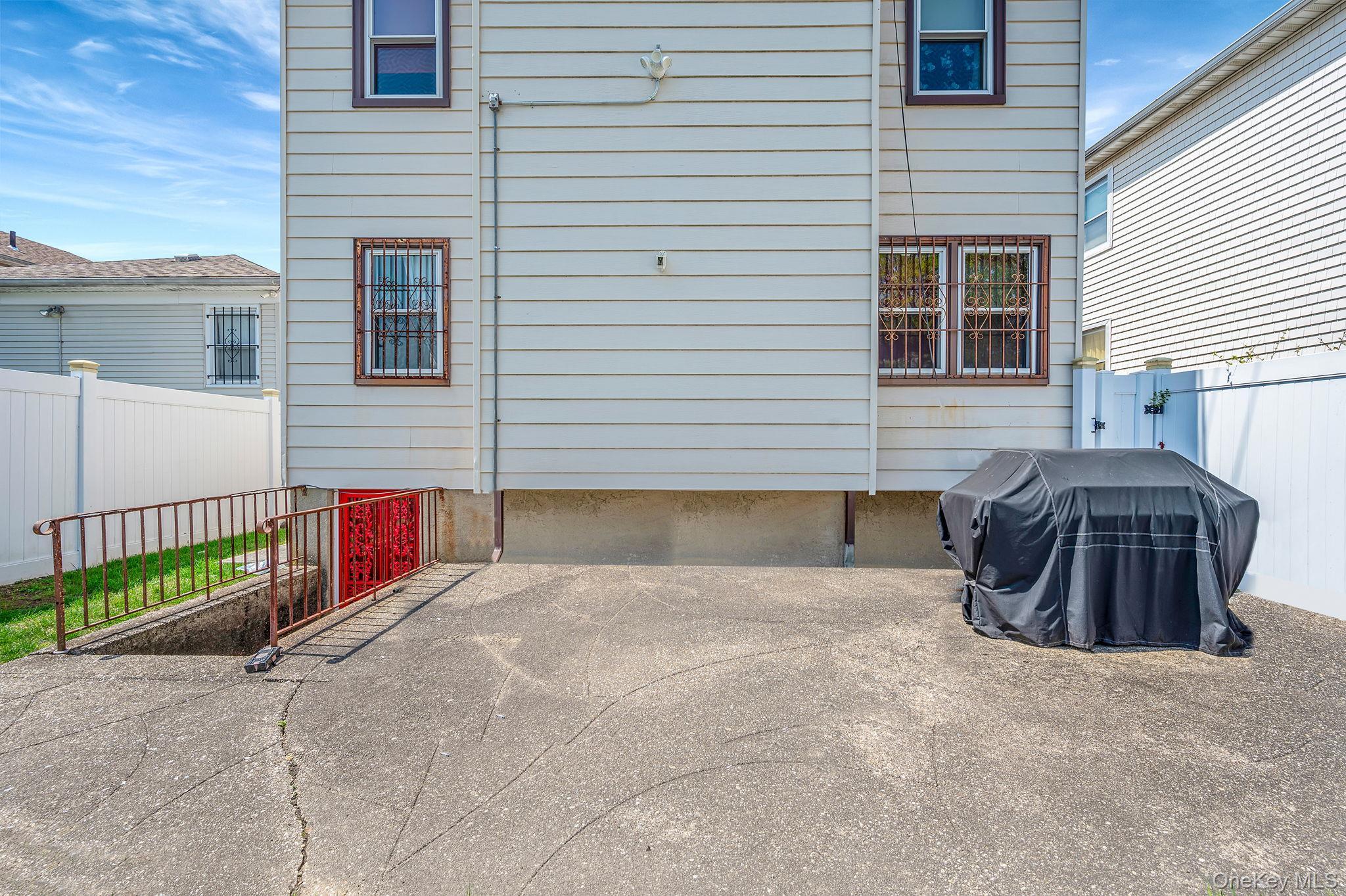 Single Family Bay 25th Queens, NY 11691, MLS-989809-30
