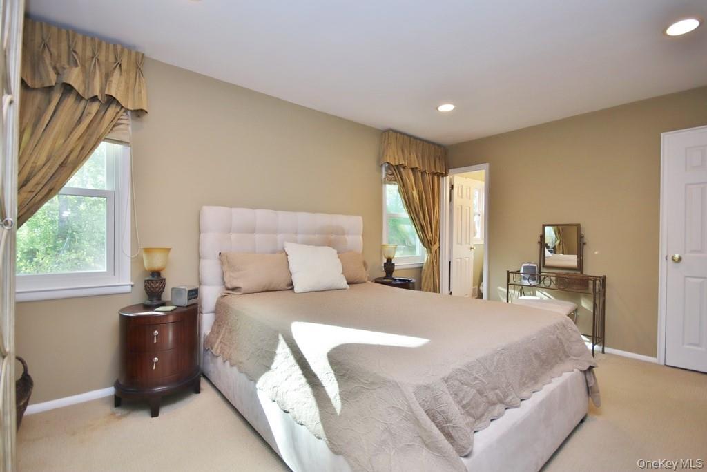 Single Family Hungerford  Westchester County, NY 10510, MLS-989822-11