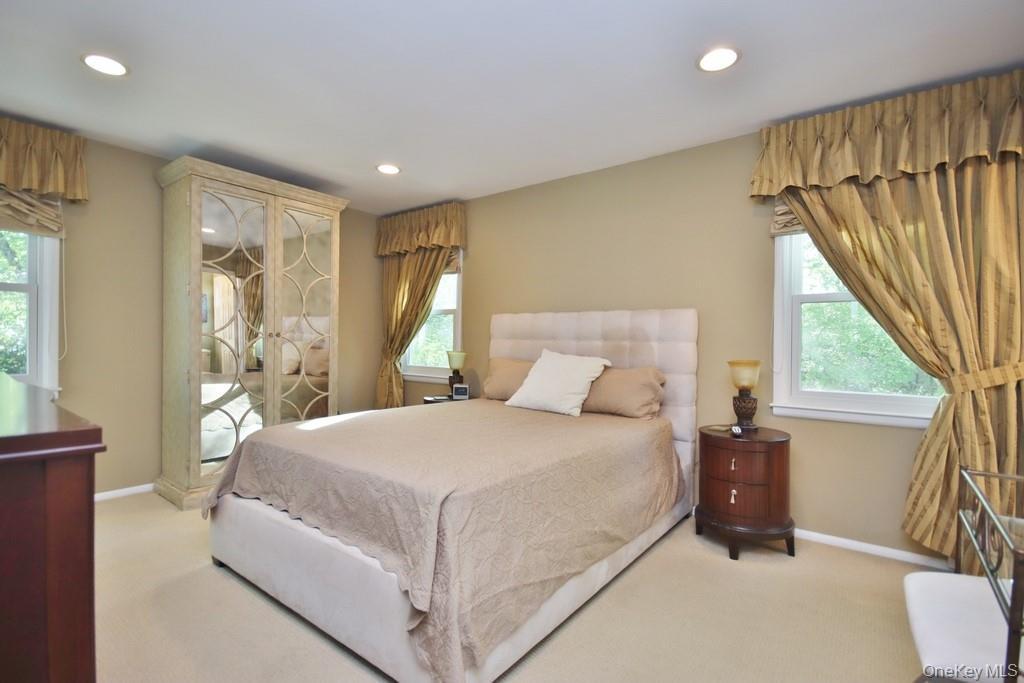 Single Family Hungerford  Westchester County, NY 10510, MLS-989822-12