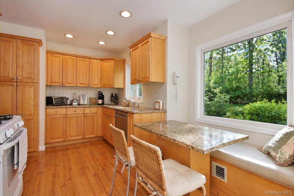 Single Family Hungerford  Westchester County, NY 10510, MLS-989822-2
