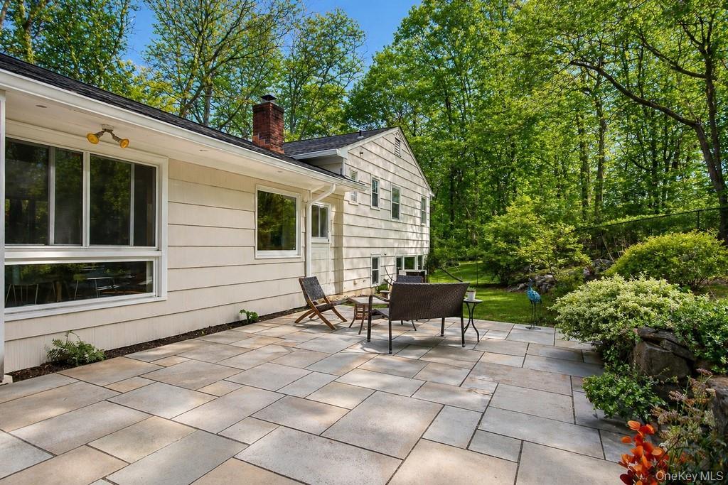 Single Family Hungerford  Westchester County, NY 10510, MLS-989822-26