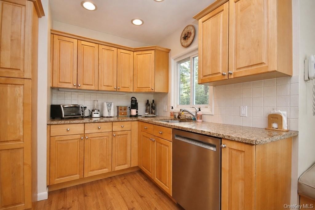 Single Family Hungerford  Westchester County, NY 10510, MLS-989822-4