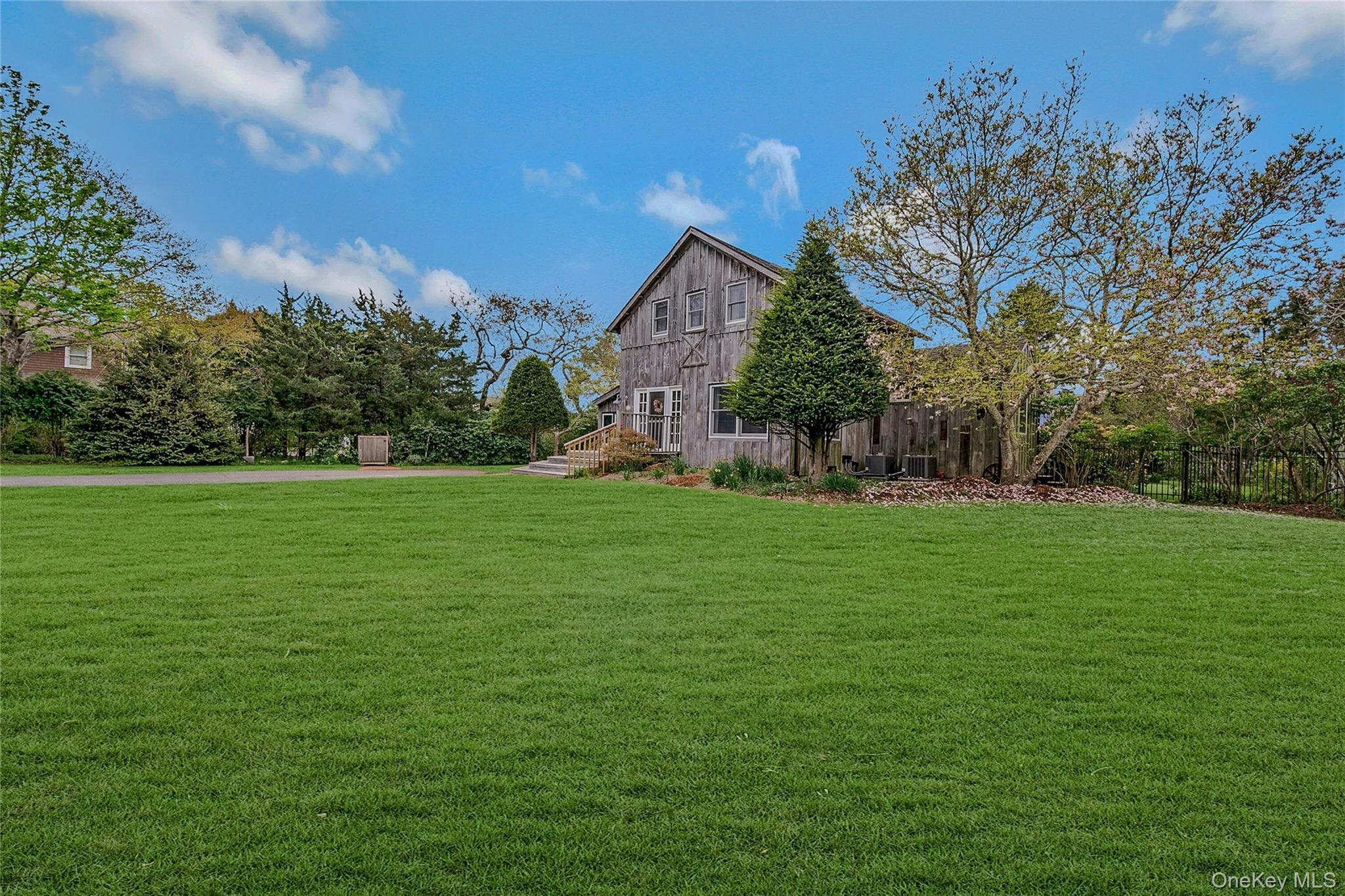 Single Family Jessup Lane Suffolk County, NY 11959, MLS-989861-25