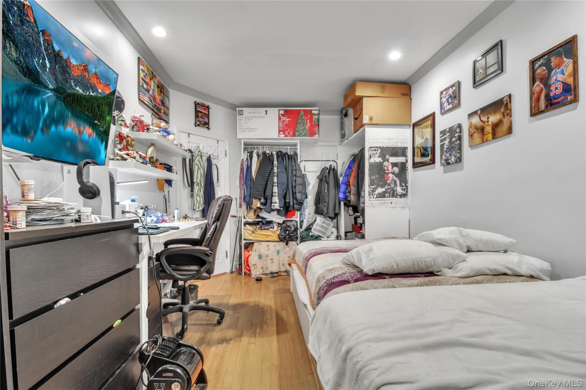Single Family Van Loon Street Queens, NY 11373, MLS-989874-31