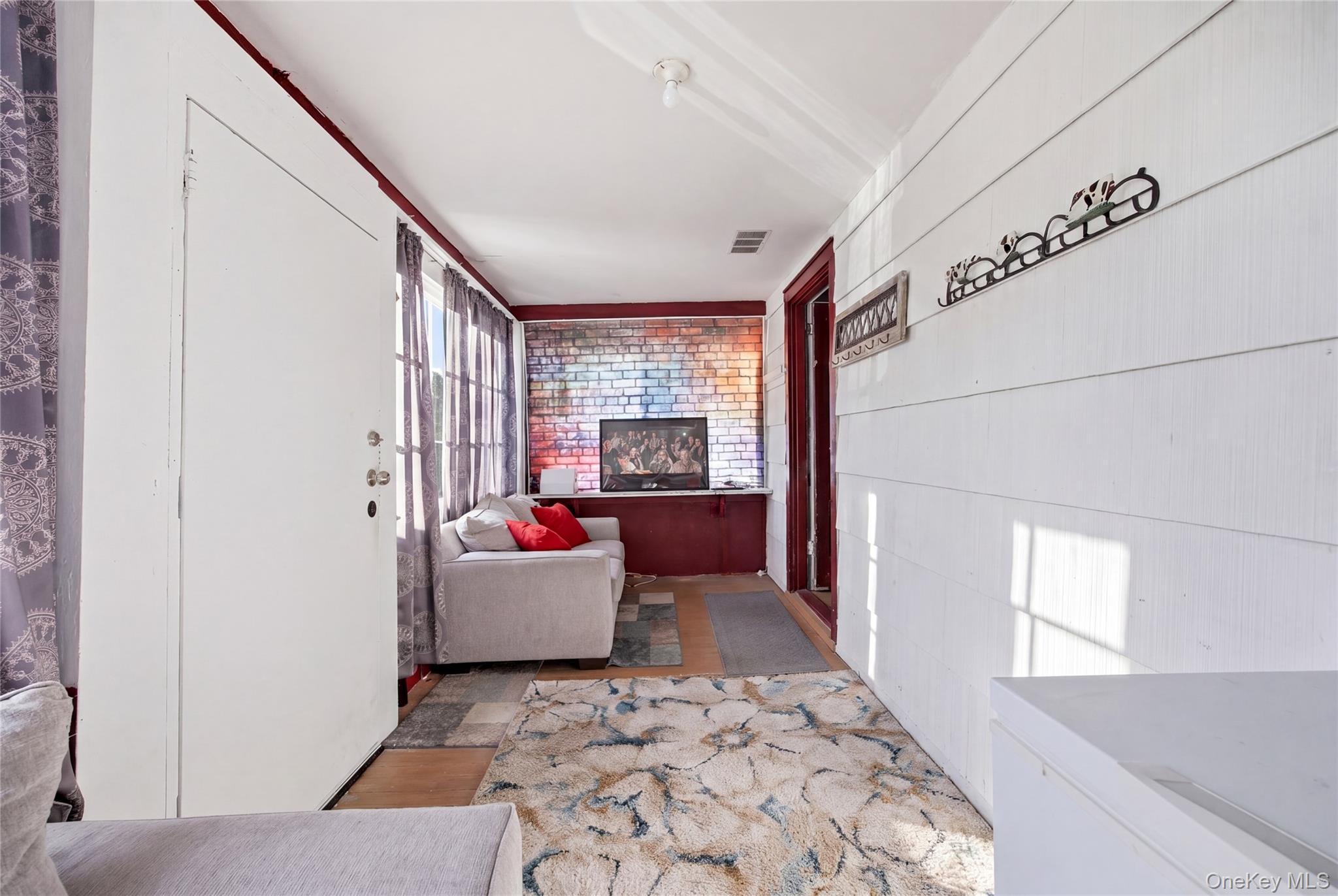 Single Family Lamport  Suffolk County, NY 11776, MLS-989880-6