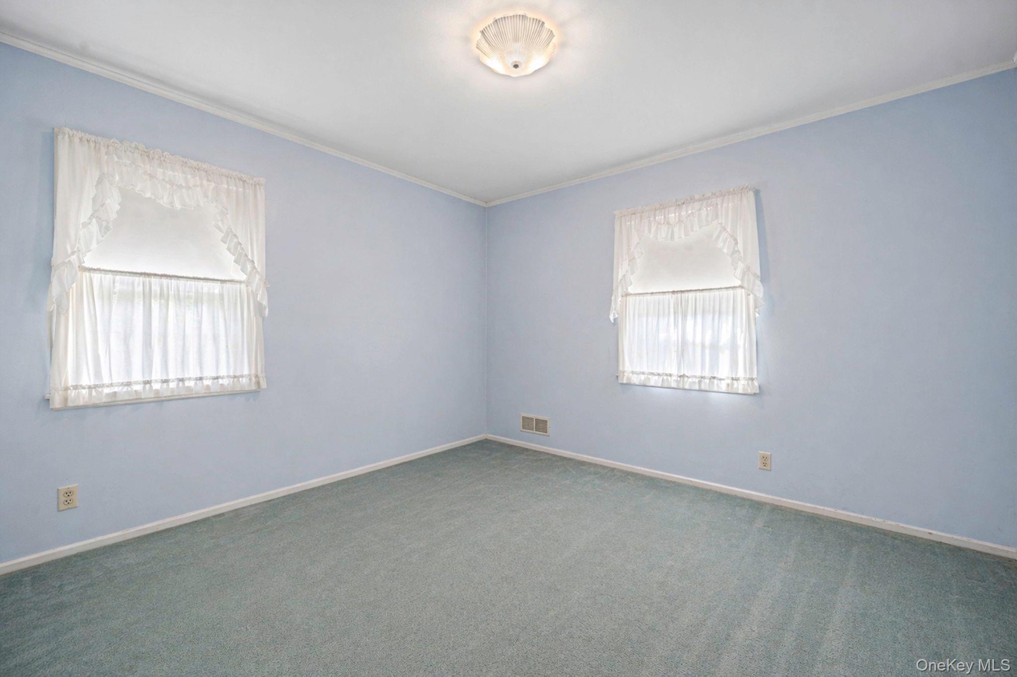 Single Family Doris  Nassau County, NY 11710, MLS-989898-18