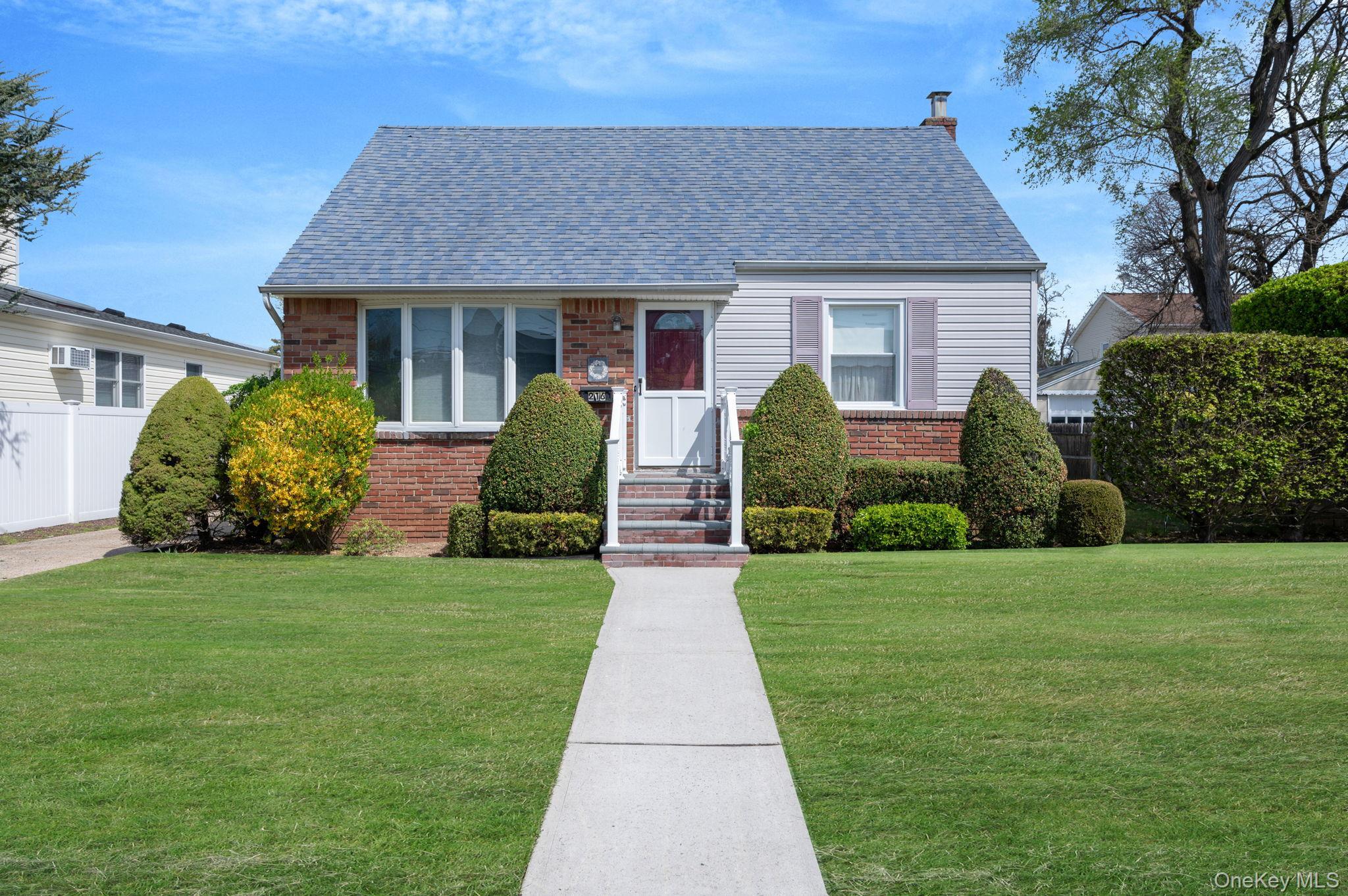 Single Family Doris  Nassau County, NY 11710, MLS-989898-2