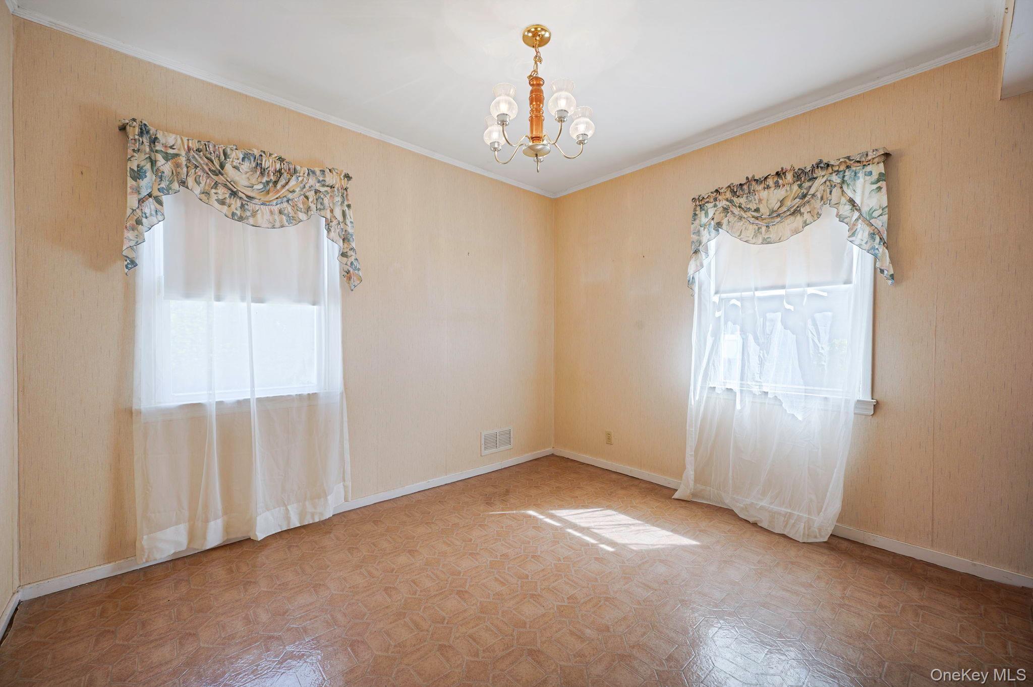 Single Family Doris  Nassau County, NY 11710, MLS-989898-21