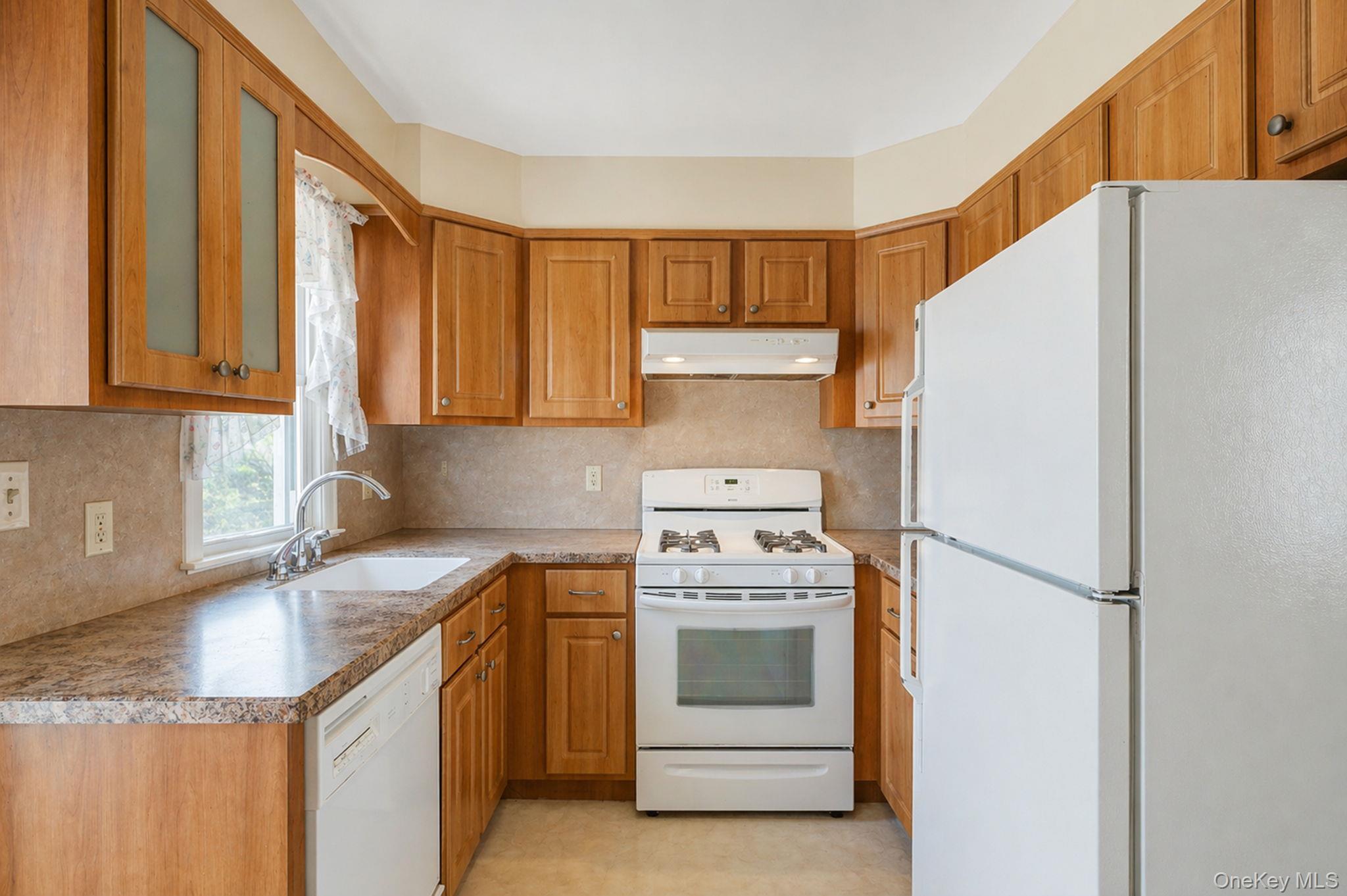 Single Family Doris  Nassau County, NY 11710, MLS-989898-26