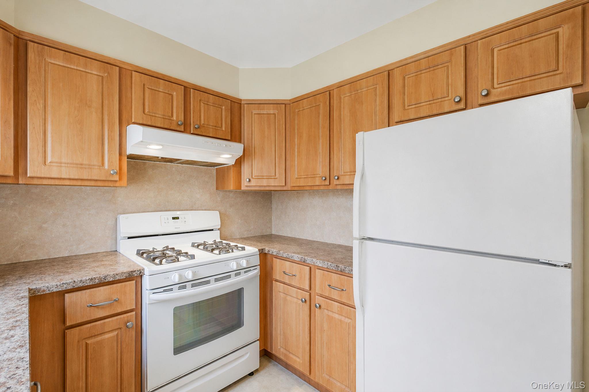 Single Family Doris  Nassau County, NY 11710, MLS-989898-27