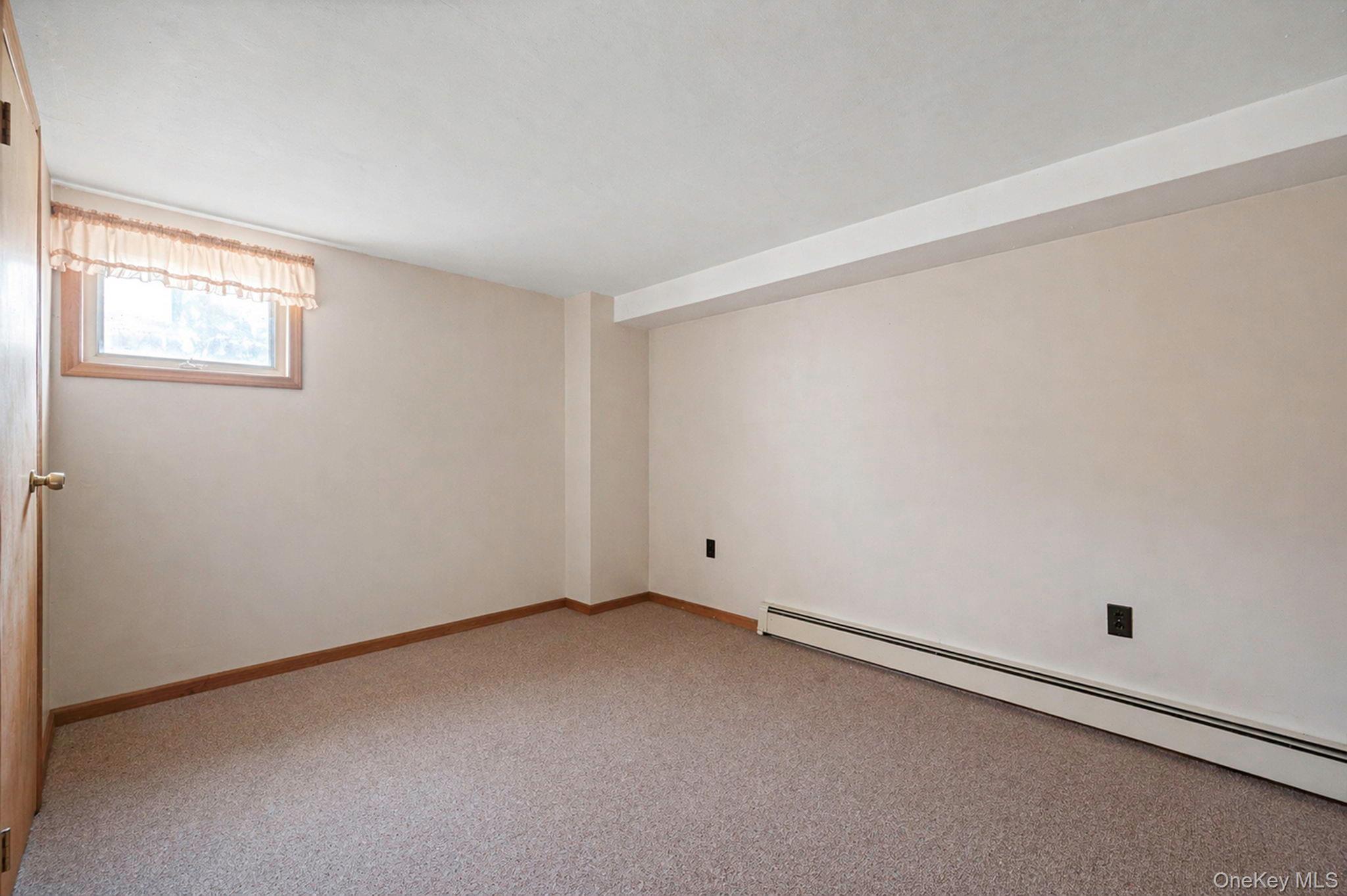 Single Family Doris  Nassau County, NY 11710, MLS-989898-40