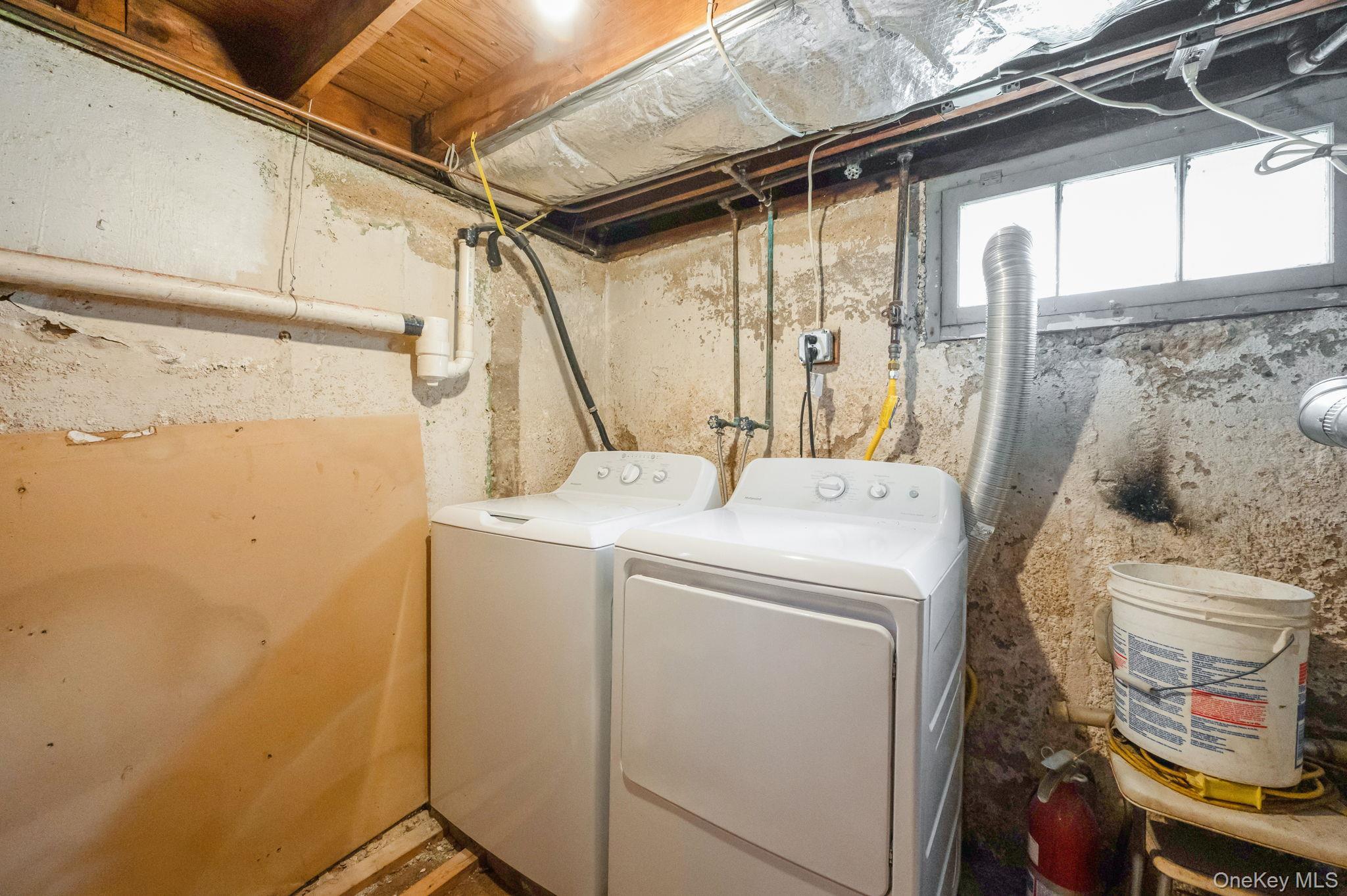 Single Family Doris  Nassau County, NY 11710, MLS-989898-44