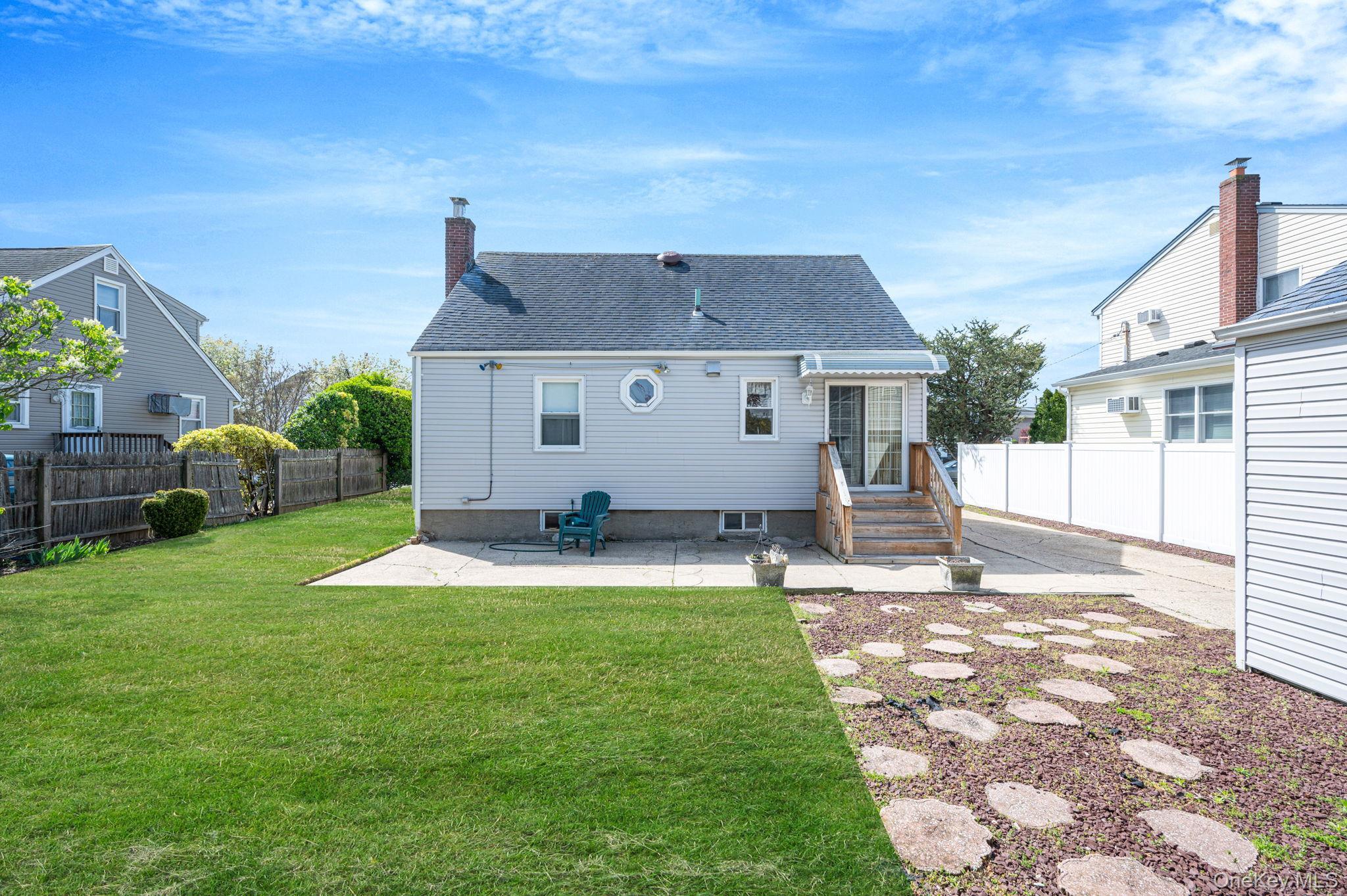 Single Family Doris  Nassau County, NY 11710, MLS-989898-9