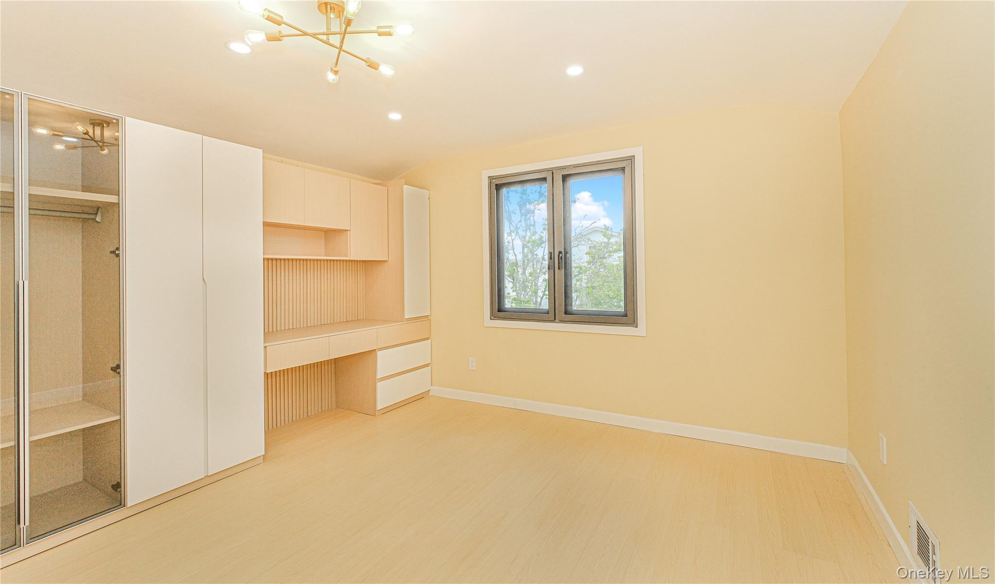 Single Family Beard  Staten Island, NY 10314, MLS-989956-18