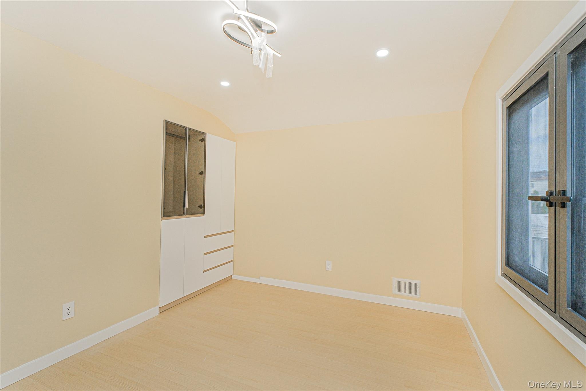 Single Family Beard  Staten Island, NY 10314, MLS-989956-24