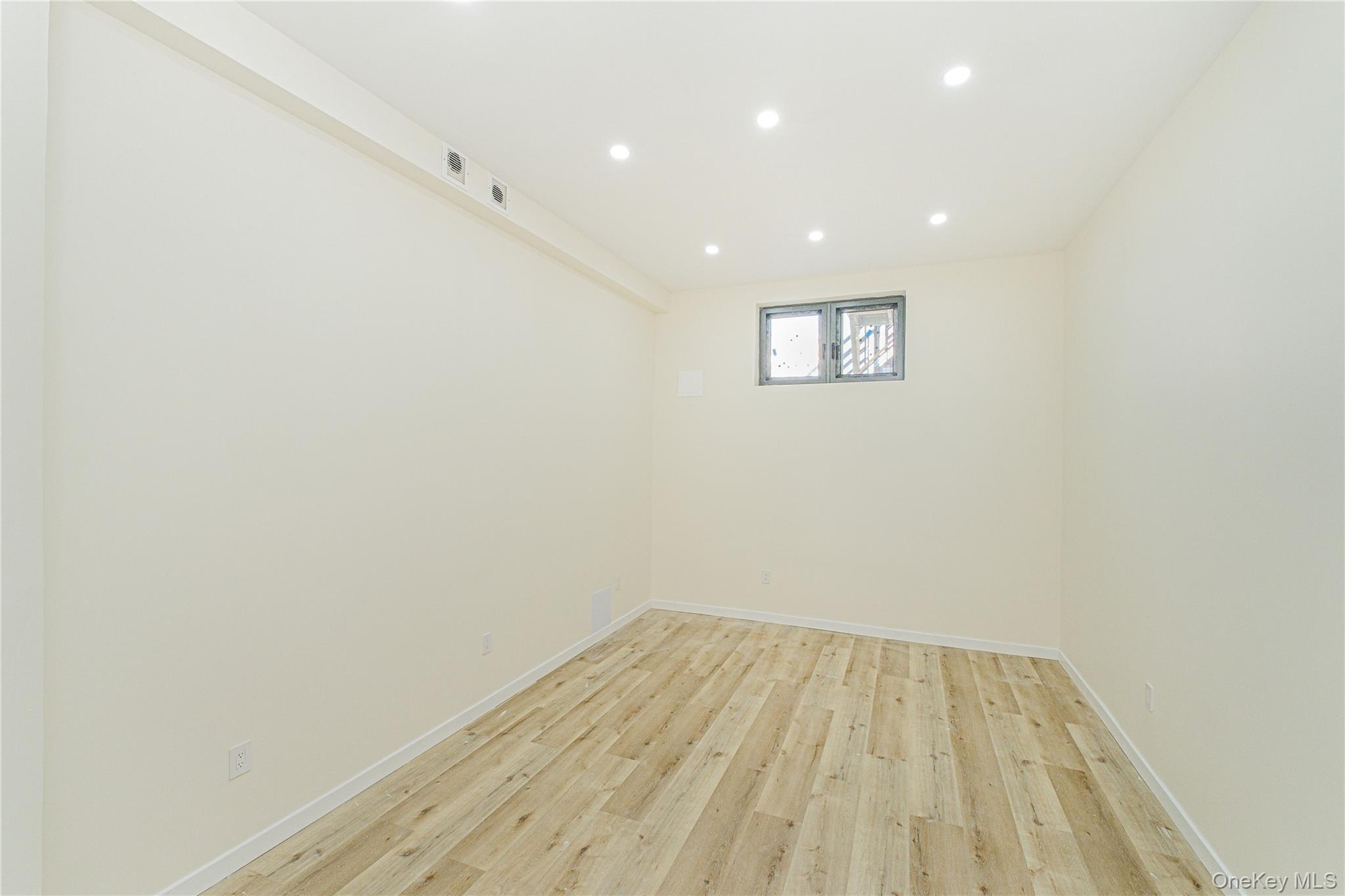 Single Family Beard  Staten Island, NY 10314, MLS-989956-27