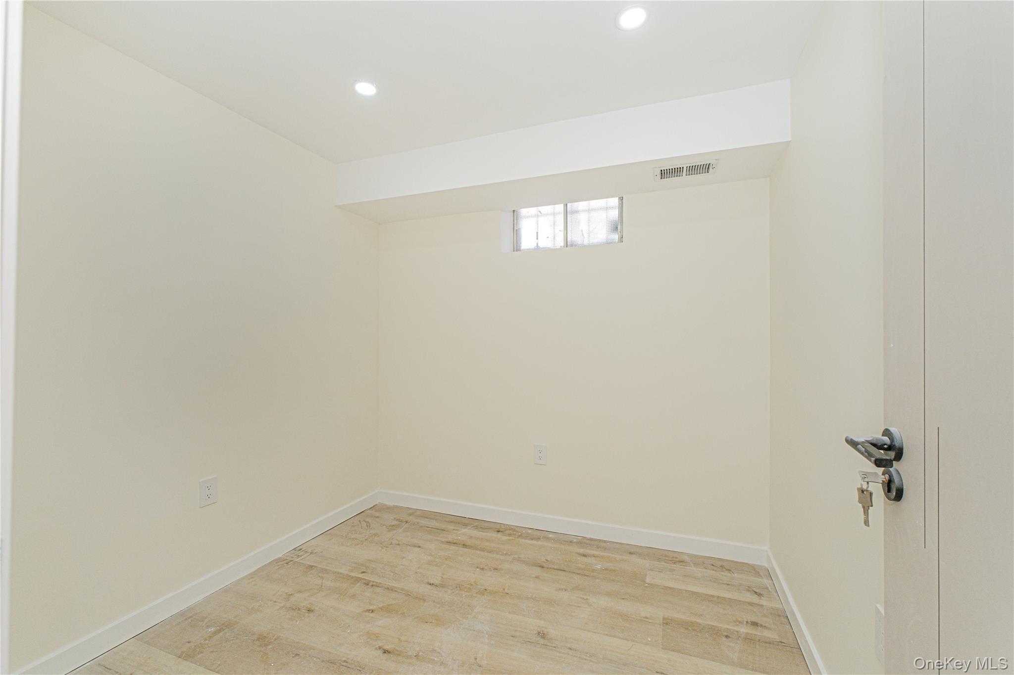 Single Family Beard  Staten Island, NY 10314, MLS-989956-29