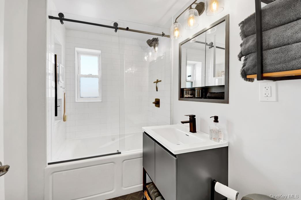 Single Family Philip  Bronx, NY 10465, MLS-989961-12