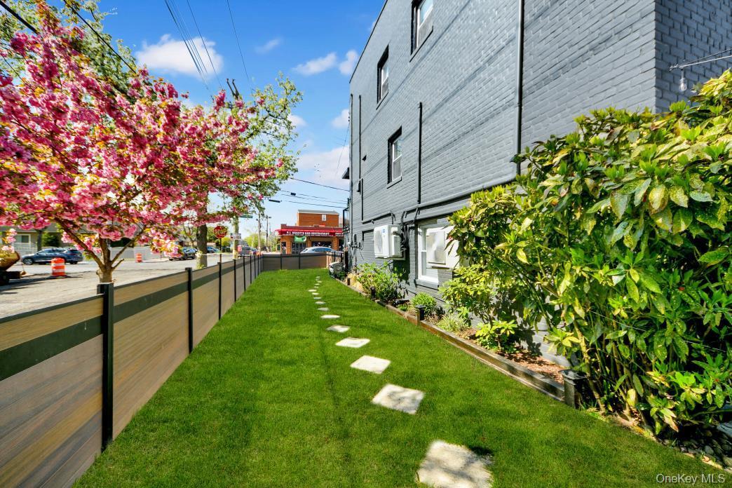 Single Family Philip  Bronx, NY 10465, MLS-989961-2