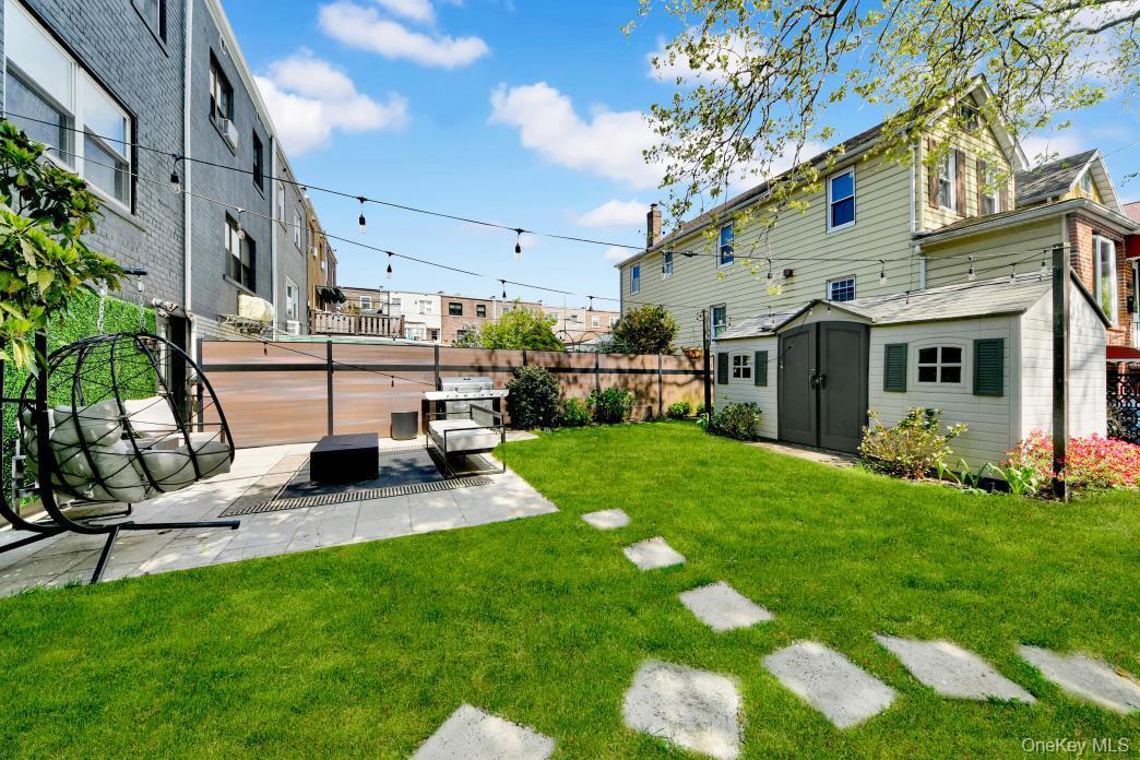 Single Family Philip  Bronx, NY 10465, MLS-989961-27