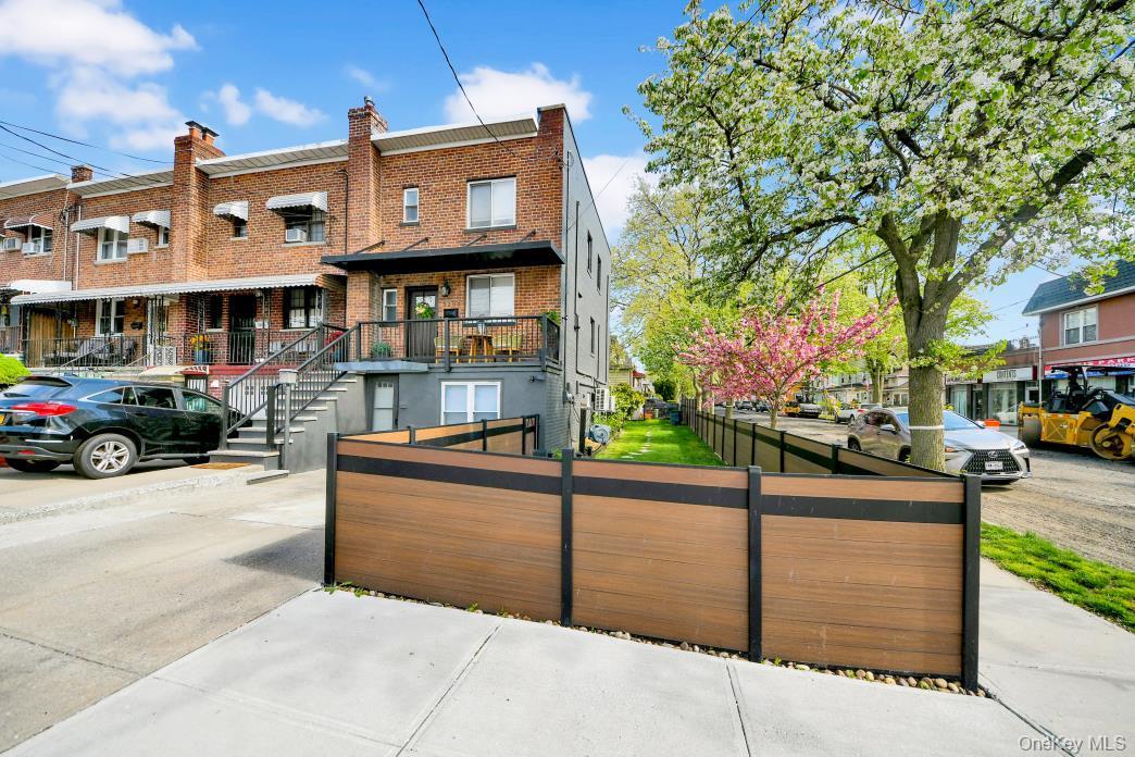 Single Family Philip  Bronx, NY 10465, MLS-989961-28