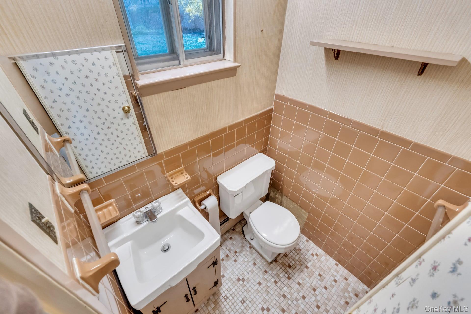 Single Family Nathan  Suffolk County, NY 11716, MLS-989962-25