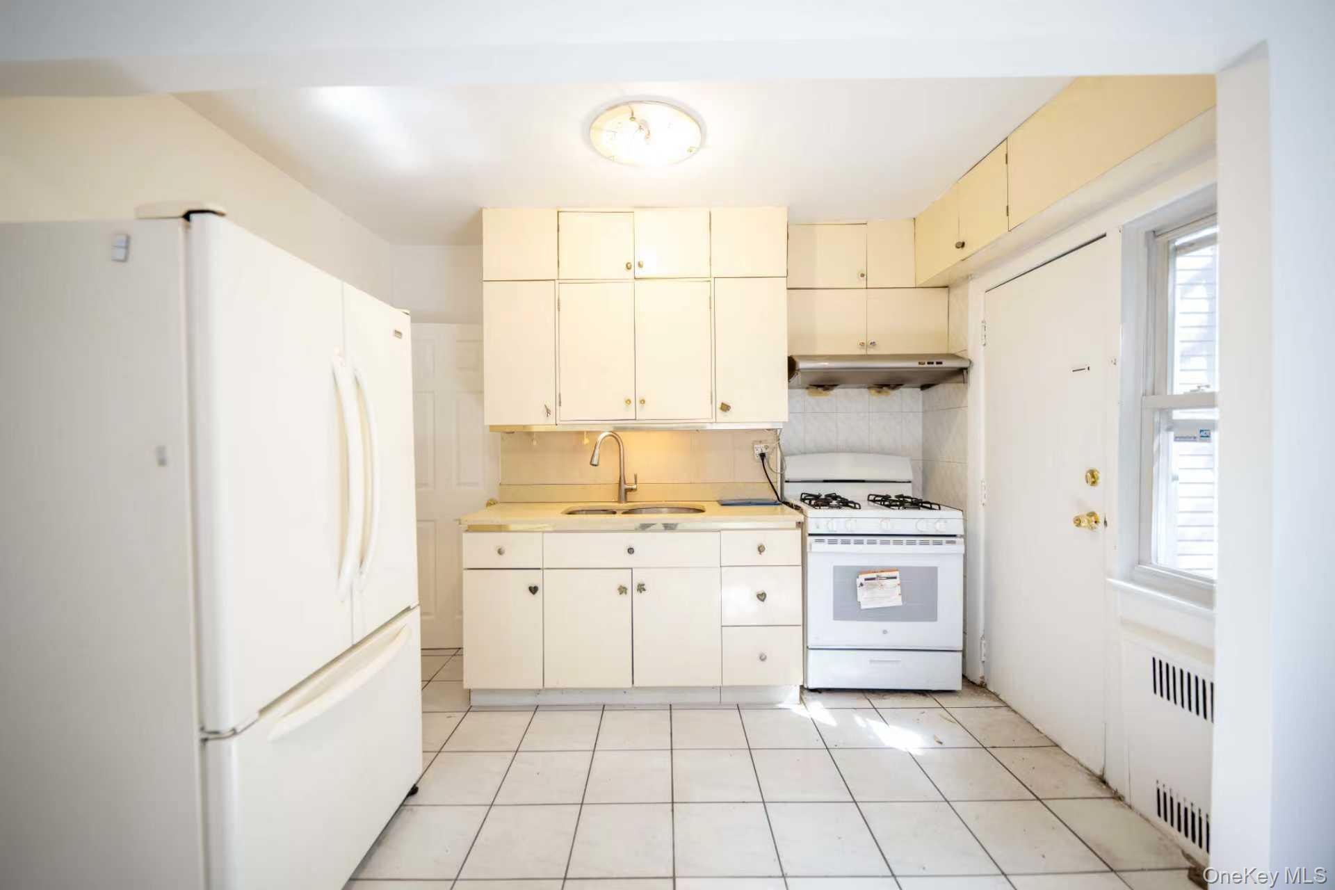 Single Family 115th  Queens, NY 11356, MLS-989977-5