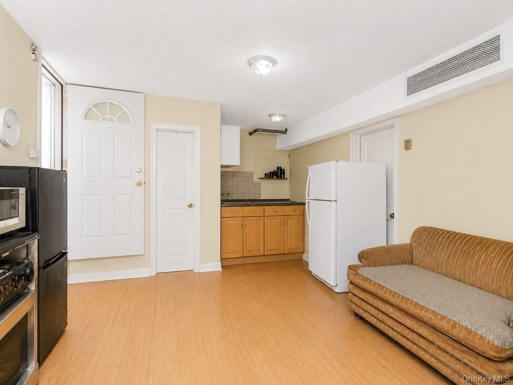 Single Family Holland  Bronx, NY 10467, MLS-989978-18