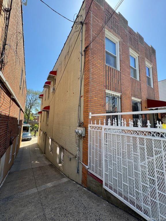 Single Family Holland  Bronx, NY 10467, MLS-989978-3
