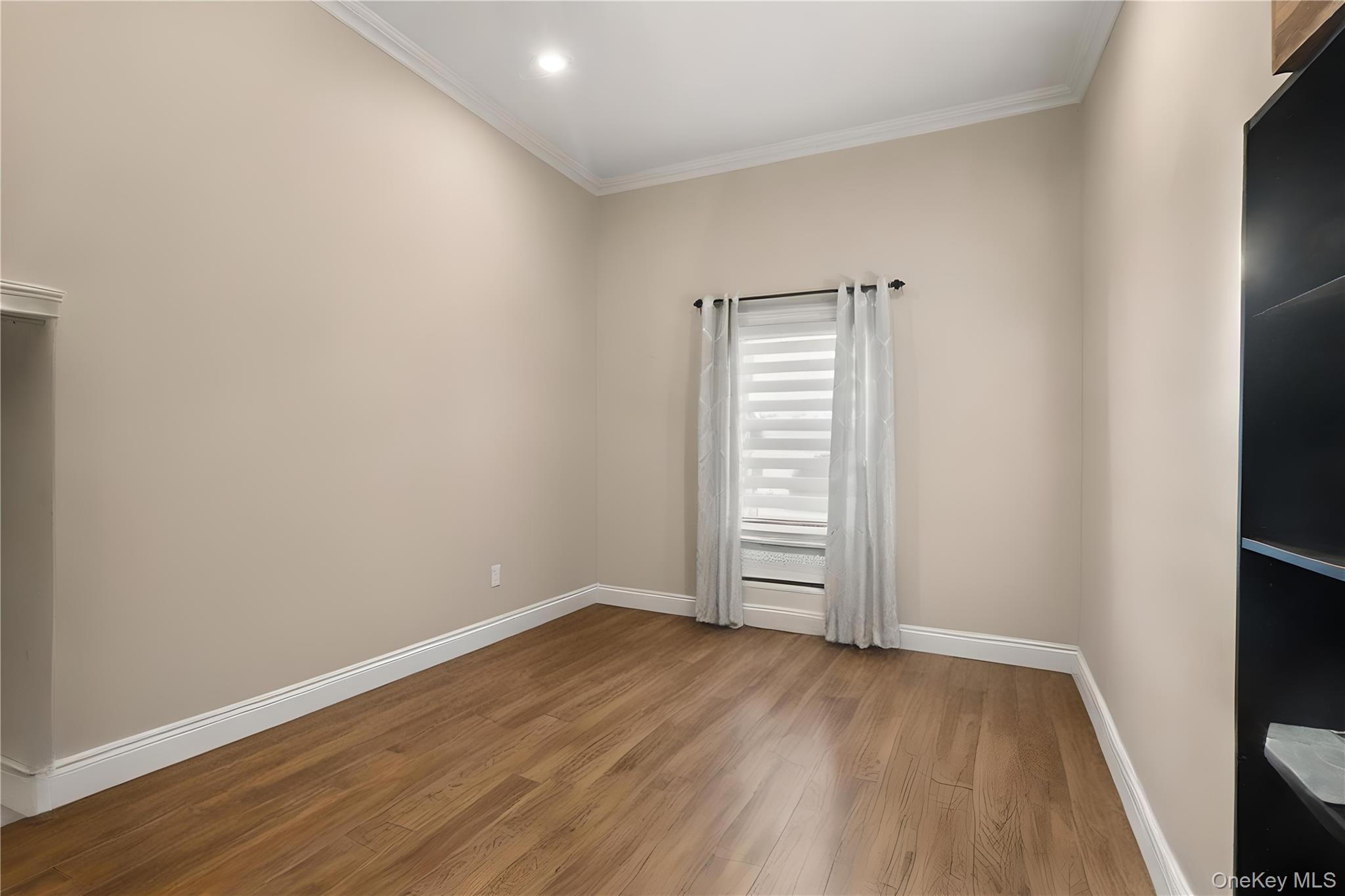 Single Family Pratt  Suffolk County, NY 11704, MLS-989982-15