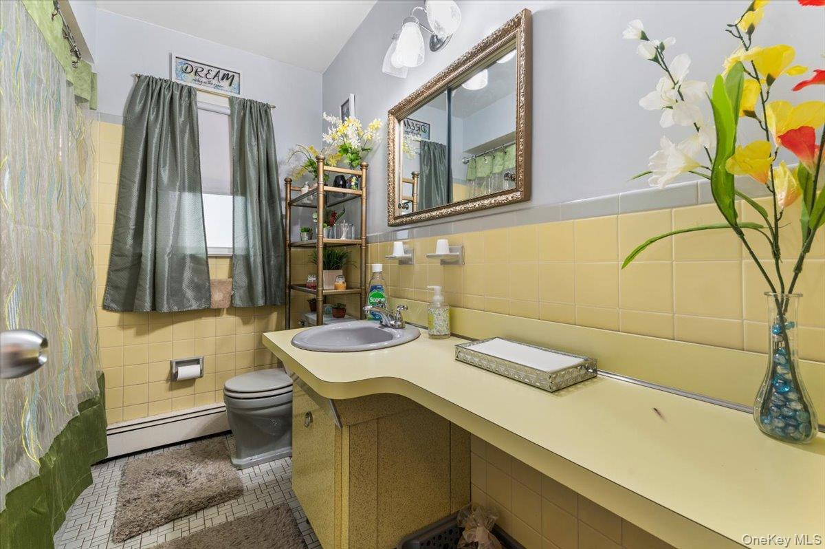 Single Family Maple  Nassau County, NY 11553, MLS-989990-12