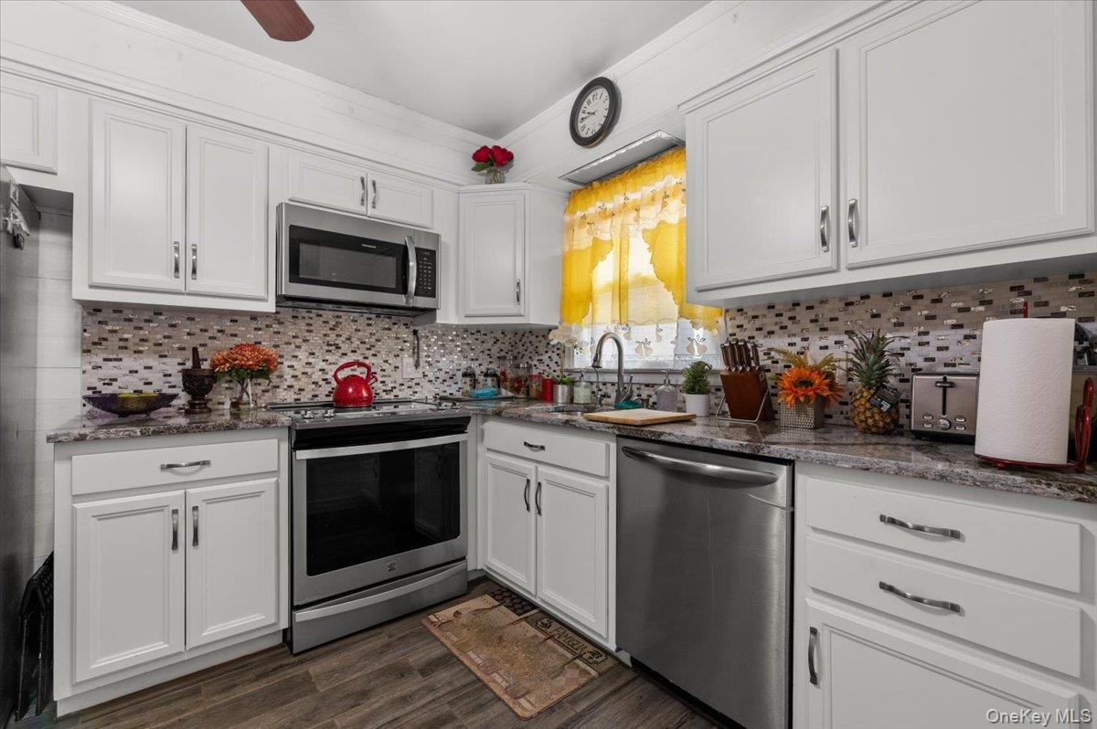 Single Family Maple  Nassau County, NY 11553, MLS-989990-15