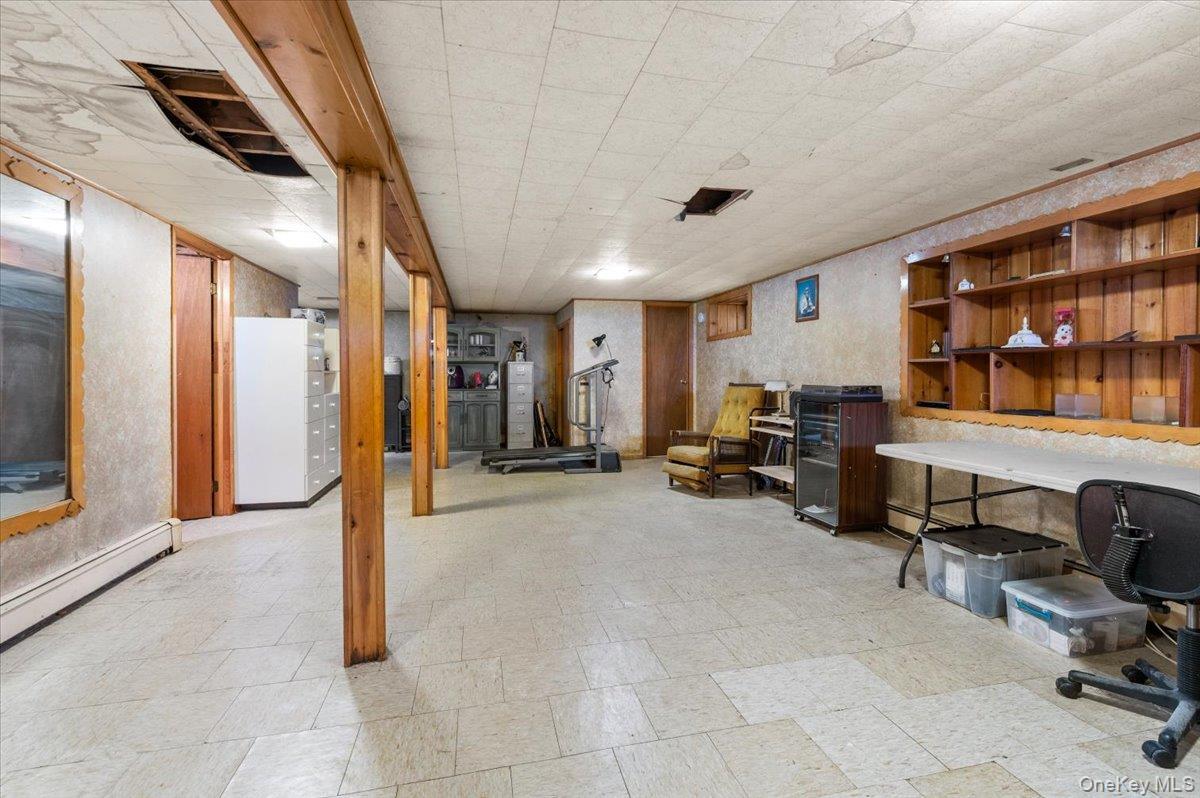 Single Family Maple  Nassau County, NY 11553, MLS-989990-21