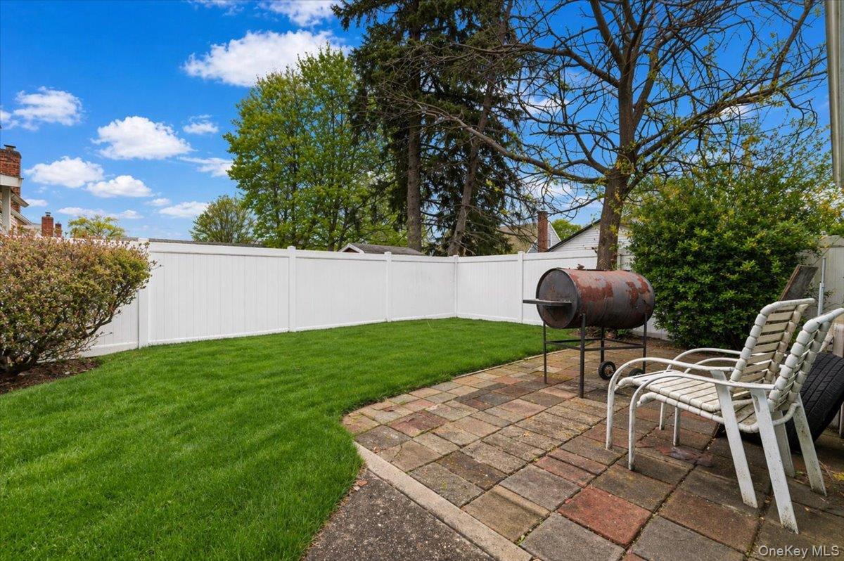 Single Family Maple  Nassau County, NY 11553, MLS-989990-24