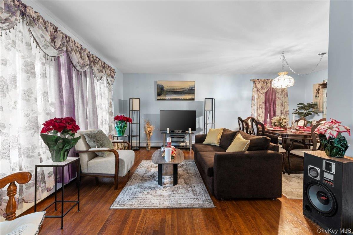 Single Family Maple  Nassau County, NY 11553, MLS-989990-4