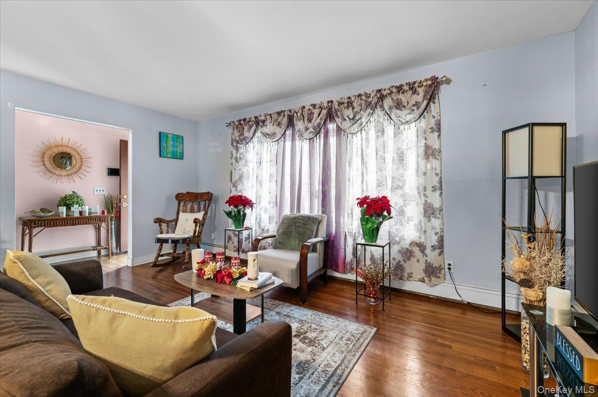 Single Family Maple  Nassau County, NY 11553, MLS-989990-7