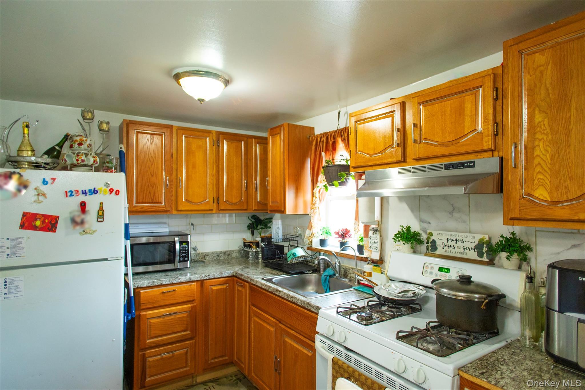 Single Family Brightside  Suffolk County, NY 11722, MLS-990030-18