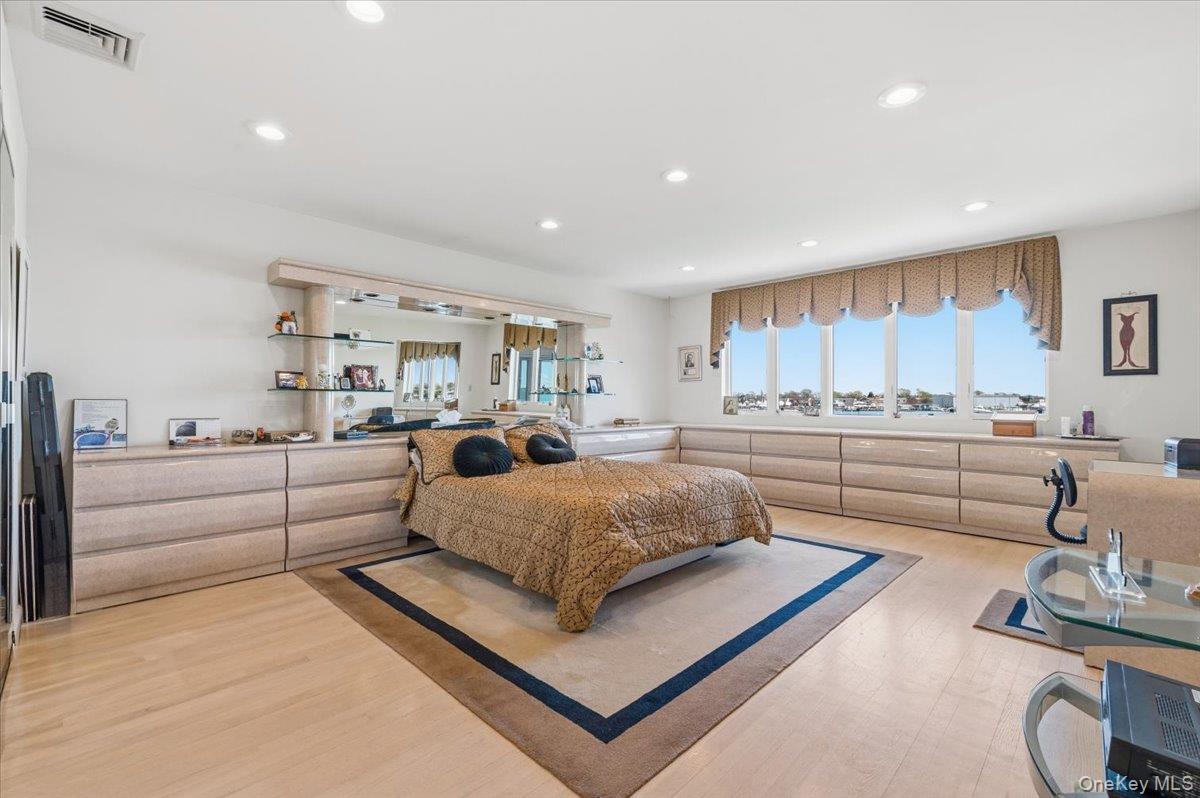 Single Family Shore Drive Nassau County, NY 11566, MLS-990032-15