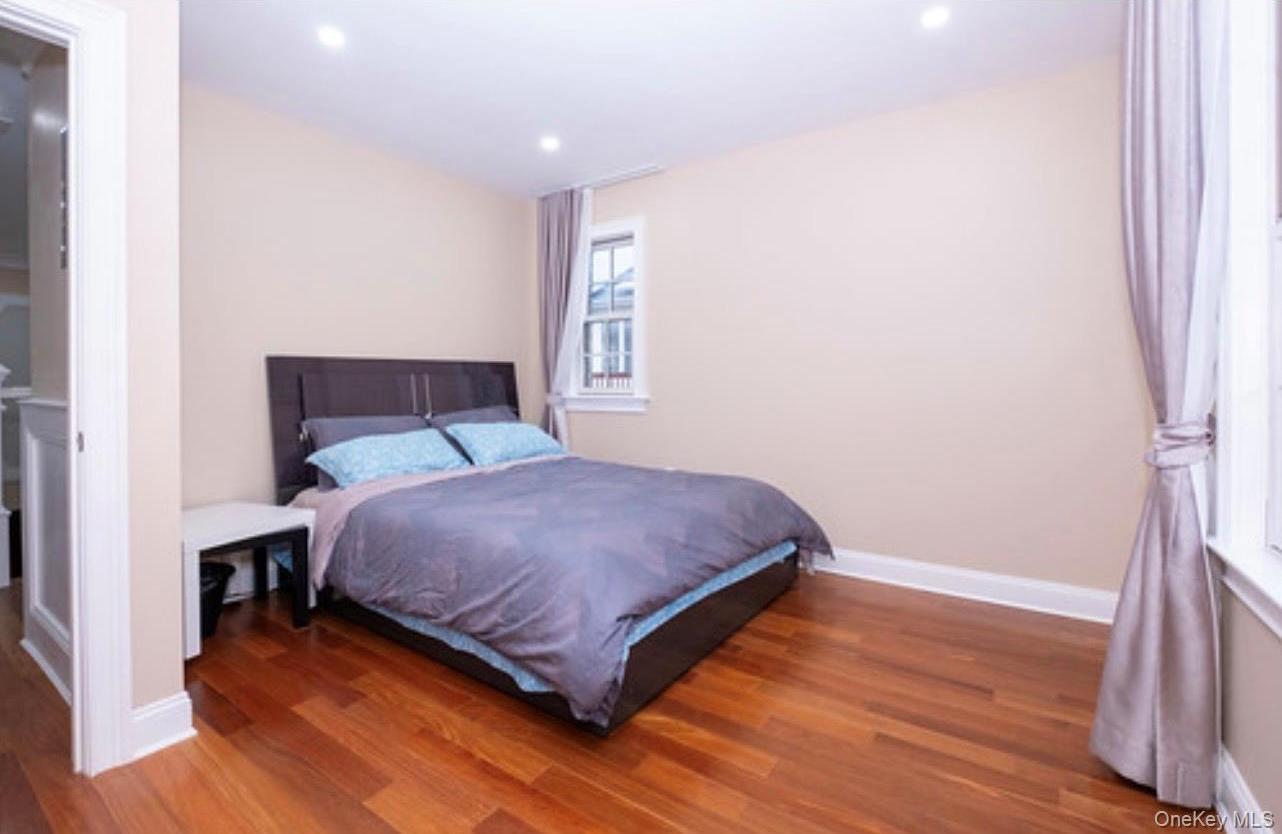 Single Family Van Zandt Avenue Queens, NY 11362, MLS-990066-16