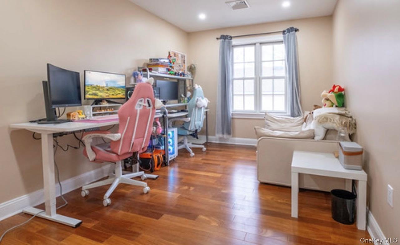 Single Family Van Zandt Avenue Queens, NY 11362, MLS-990066-18