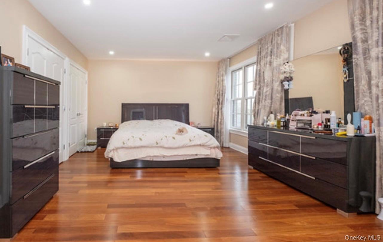 Single Family Van Zandt Avenue Queens, NY 11362, MLS-990066-19