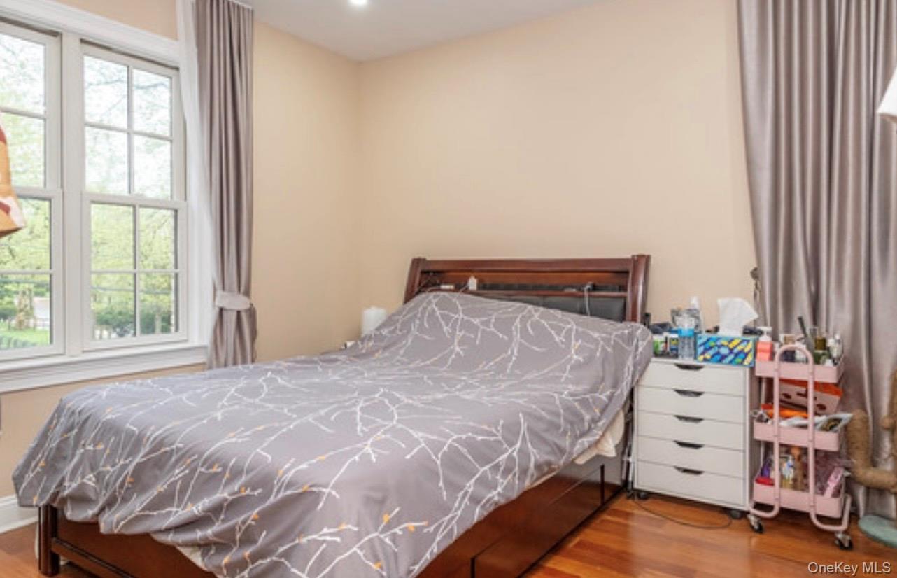 Single Family Van Zandt Avenue Queens, NY 11362, MLS-990066-22